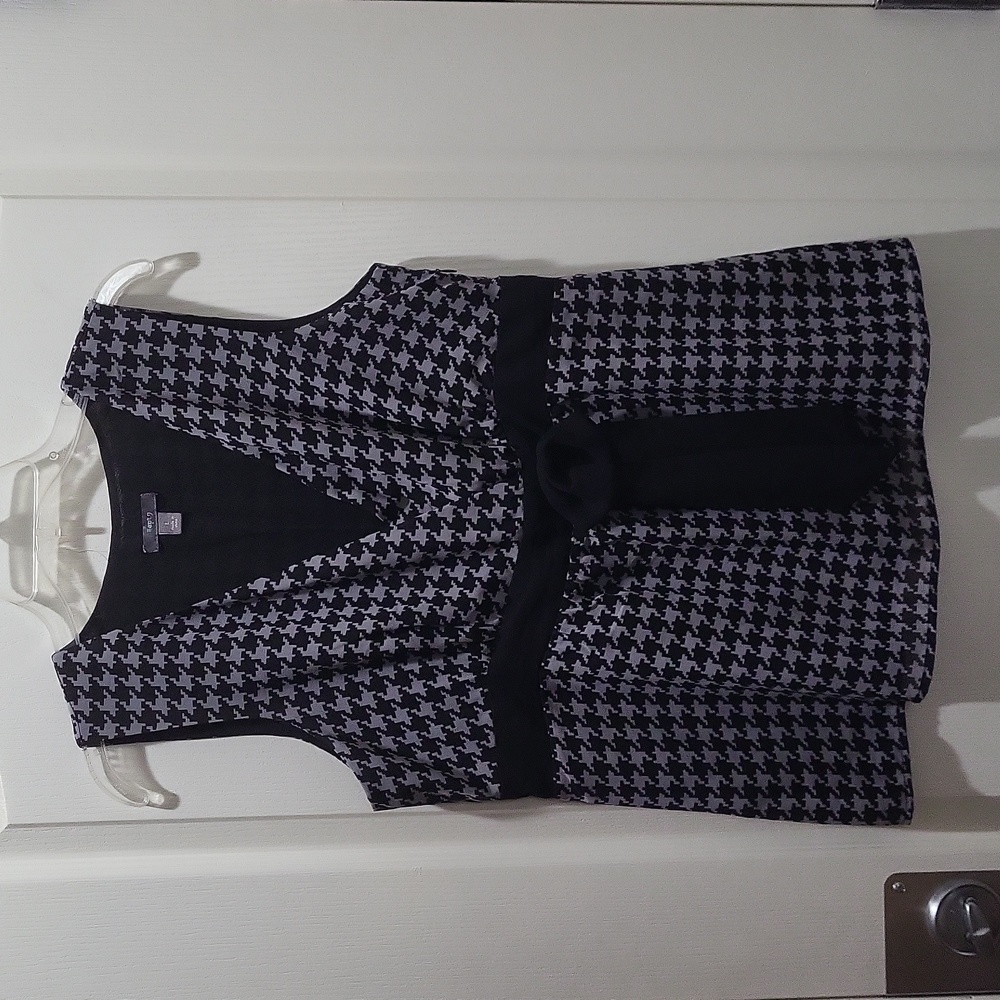 Size L sleeveless summer blouse